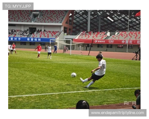 足球直播登录入口正式开启，助力球迷第一时间掌握最新比赛动态和精彩瞬间